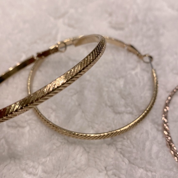 Large hoop earrings bundle - Picture 2 of 4